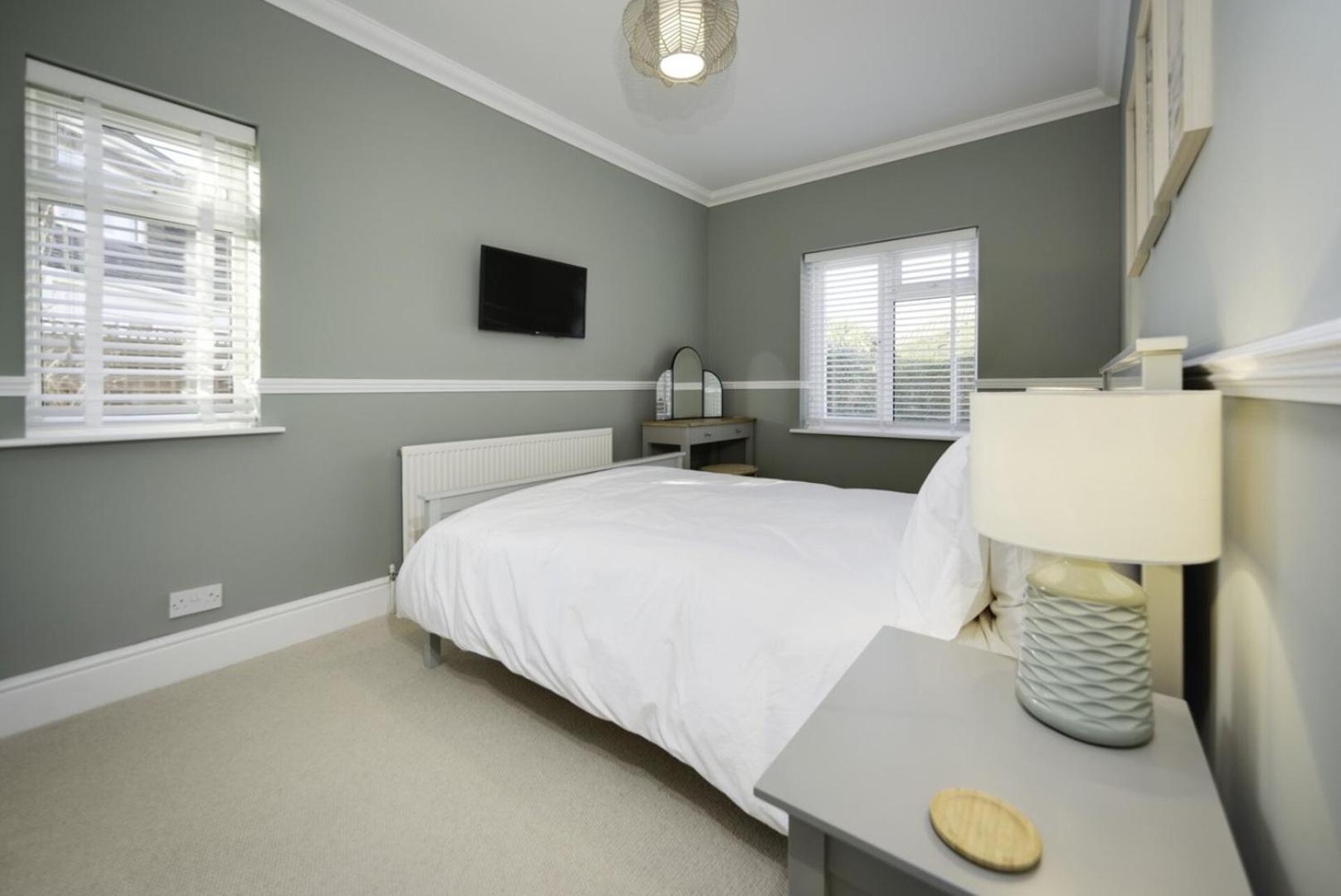 Super 5 Bedroom Family Friendly Retreat Rustington Littlehampton Bagian luar foto